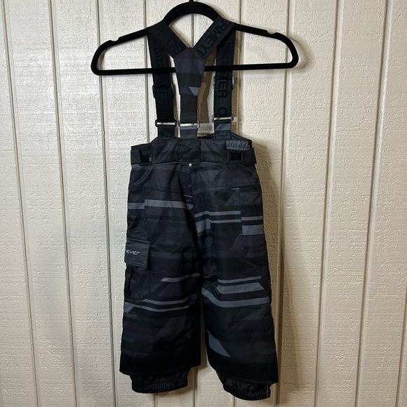 Obermeyer Volt Ski Pants, size 2. - Picture 11 of 11